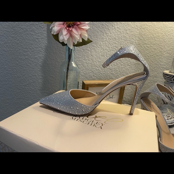 Gorgeous Badgley Mischka heels Sz 9.5 - Picture 8 of 10